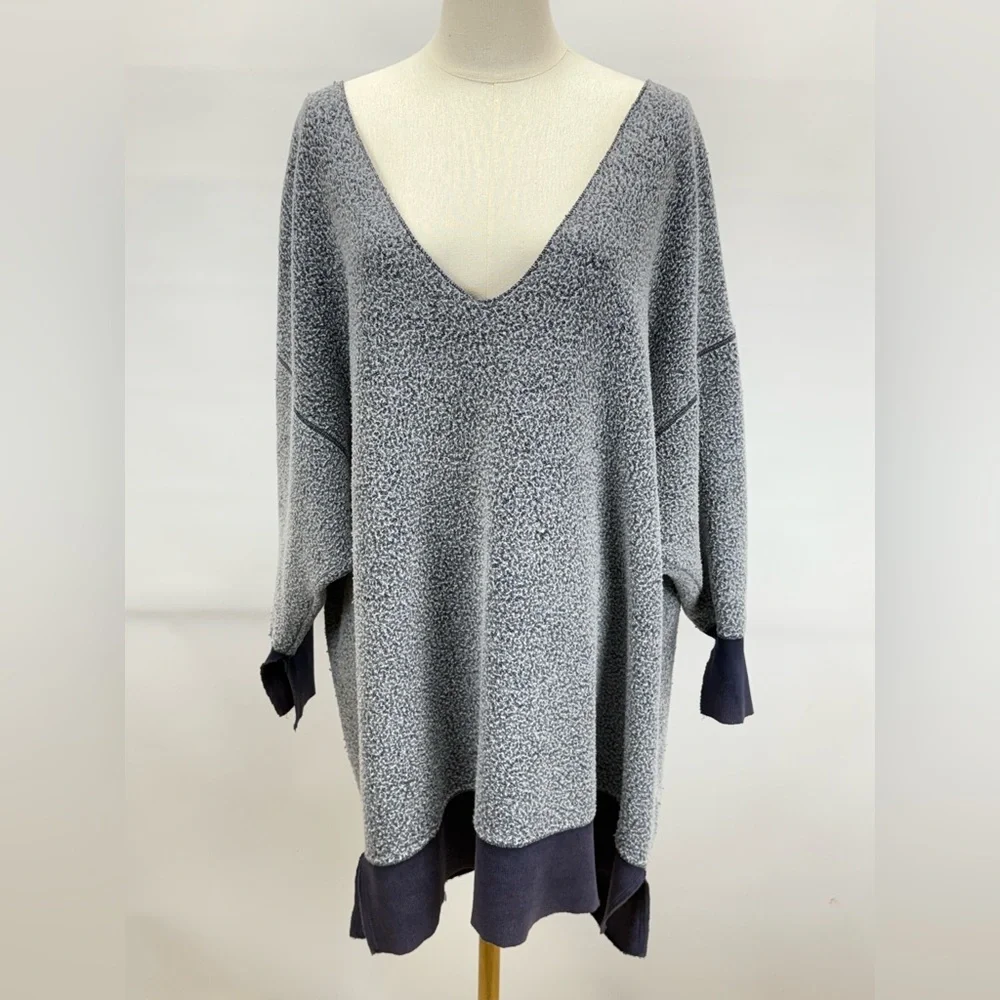 INTIMATELY FREE PEOPLE Navy V-Neck distressed oversized fleece Sweatshirt size S - Picture 2 of 13